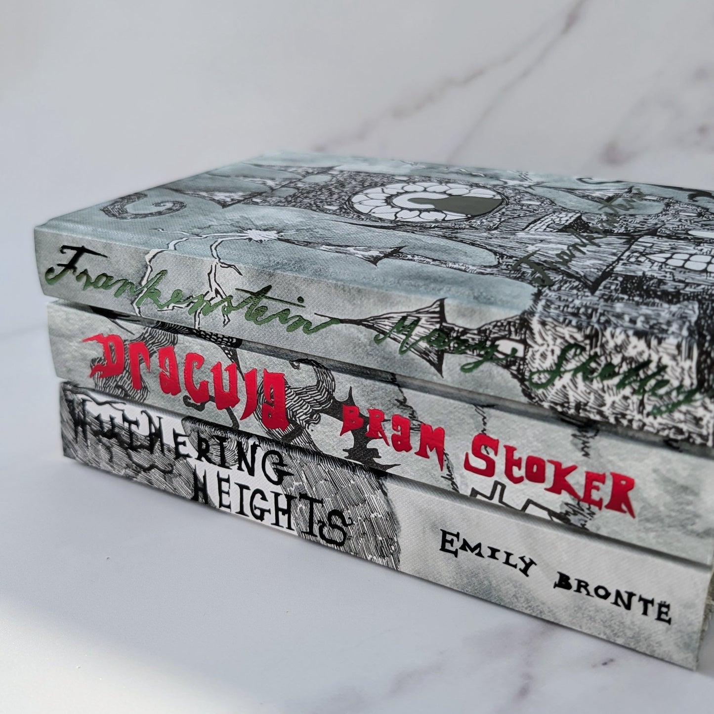 *NEW* Wuthering Heights, Frankenstein & Dracula – Gothic Monster Set